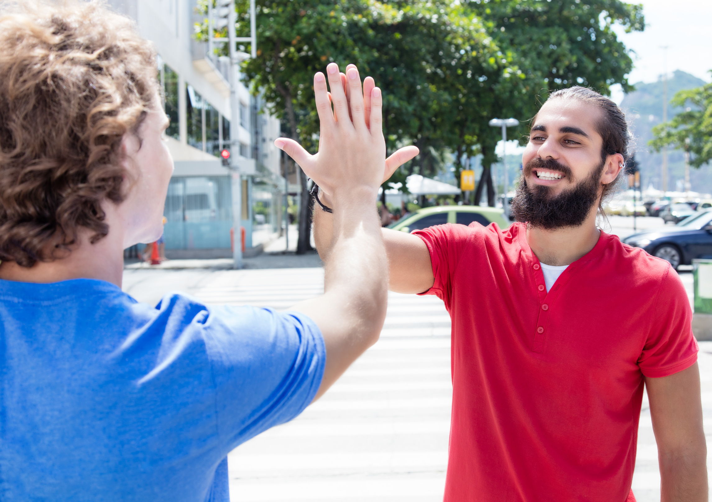 Bewerbungsbegleitung - Malteser Jobmentoring München Mit dem Malteser Jobmentoring haben wir es uns zur Aufgabe gemacht, geflüchtete Menschen bei der nachhaltigen Integration in den Arbeitsmarkt zu unterstützen. Durch Sprachpatenschaften, EDV-Training, Bewerbungsbegleitung, Vorstellungsgesprächstraining und Ausbildungsbegleitung bringen wir Menschen in eine Festanstellung oder in der Ausbildung und begleiten sie bis zum Abschluss.
